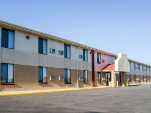 Econo Lodge Interstate 35 Exit 183