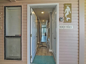 Oceanfront Corpus Christi Condo: Resort Perks!