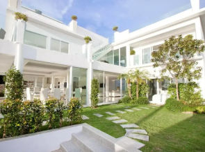 Villa 7th Heaven Beach Front