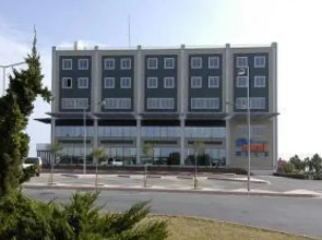 Maxi Mola Hotel