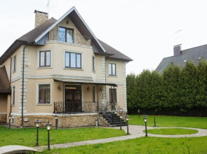 Cottage on Beregovaya street