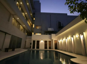 Hotel St Ellis
