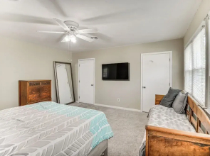 Pet-friendly Virginia Beach Abode w/ Deck & Grill!