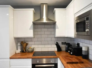 Stylish 1 Bedroom Apartment Near The City Centre