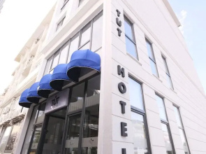 Tut Hotel