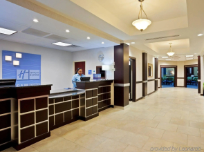 Holiday Inn Express Hotel and Suites Akron South-Airport Area