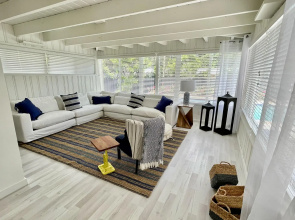 Santorini House - 3 Bed 2 Bath in Wilton Manors - Walking Distance to Wilton Drive