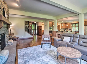 Modern Alpine Home on Prospector Golf Course!