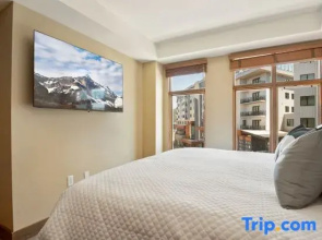 Unequalled Ski in Out, Next to Gondola, Sundial 1BR, Pool, Hot tub, Condo Nast Winner C216B