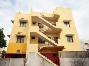 OYO 22669 Srushti Guest House