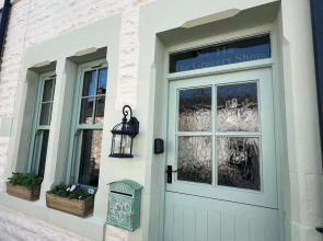 Historic Seaside Cottage - Sleeps 5 & Pets Ok