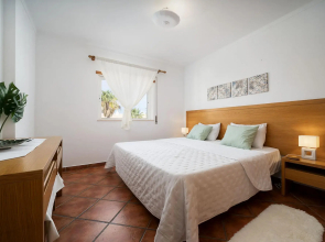 Family Holiday Apartment - Centrally Located - Vale de Parra