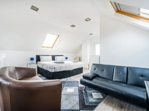 Family Beachfront House With 2 Kayaks Sleeps 10