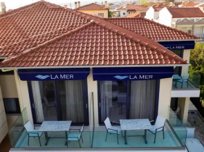 La Mer Apartments
