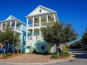 Ooh La La - 4555 Grand Key Loop East