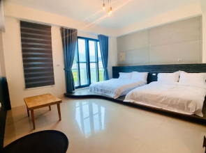 Lingxian B&B