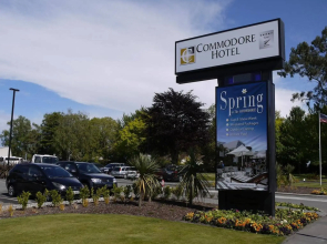 Commodore Airport Hotel