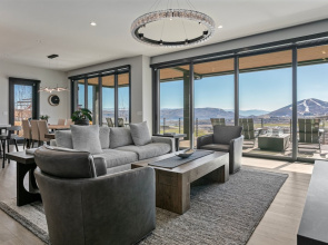Spacious Ski Getaway Hot Tub 5 Bedroom 5 Home