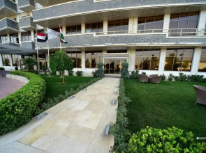 Highcrest Hotel