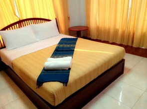 Dok Khaithong Hotel