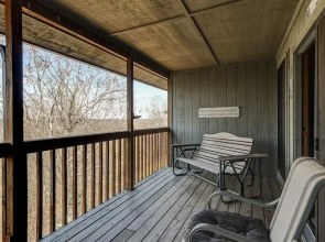 Westcreek Lodge @ Notch-vaulted Ceilings, 2 Pools, Private Lake, 1 Mile to Sdc!