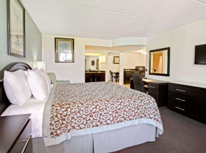 Days Inn by Wyndham Orlando Airport Florida Mall