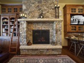 Base Camp At Iron Horse 4 Bedroom Townhouse by Redawning