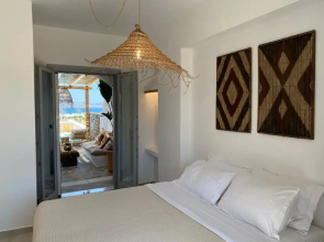 Beachhouse Omega Naxos