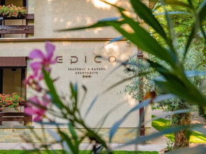 Epico Seafront & Garden Apartments
