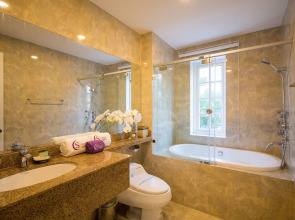 Saigon By Night Luxury Hotel