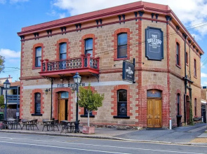 Former Dress Circle Nth Adelaide Apt With Aircon