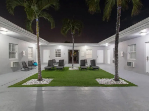 Trendy 1 BR W/parking Space & Walk to the Beach #8