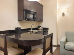 Ramada Plaza by Wyndham Orlando Resort & Suites Intl Drive