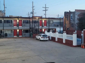 Sky-Palace Inn & Suites Hutchinson