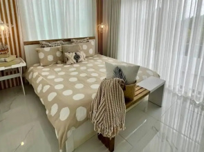 Apt - Sleeps 4 - Balcony - Pool - Parking