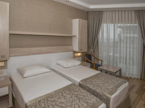 Riviera Hotel & Spa