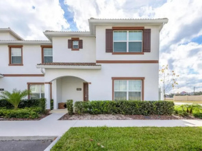 Four-Bedroom Townhome Davenport