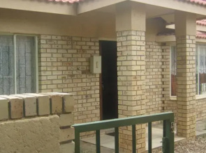 Zarahs Place Self Catering Townhouses