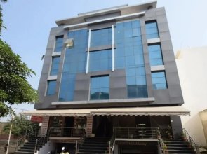 The Royal Inn by OYO Rooms