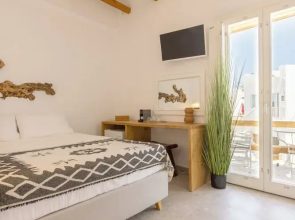 Parosquare Central Suites