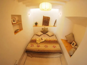 White Riad Apartment