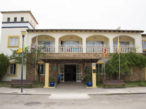 Mariner Club Apartments