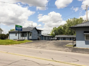 Hillsboro Inn & Suites