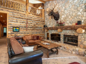 Bristlecone at Deer Valley Resort - Three Bedroom Condo with Loft and Hot Tub #504 3 Condo