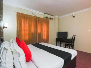 Divine Deluxe by OYO Rooms