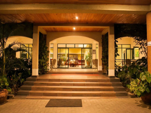 Gorillas Volcanoes Hotel