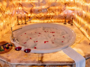 Elika Cave Suites & Spa