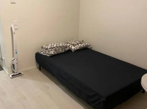 Ihana huoneisto juna aseman vieressä.