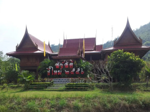 Lomrak Resort