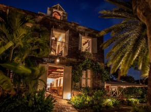 Admiral's Inn and Gunpowder Suites